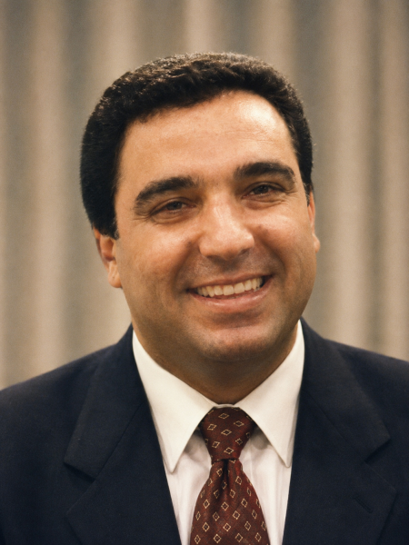 Archivo:R Segui 1988.png